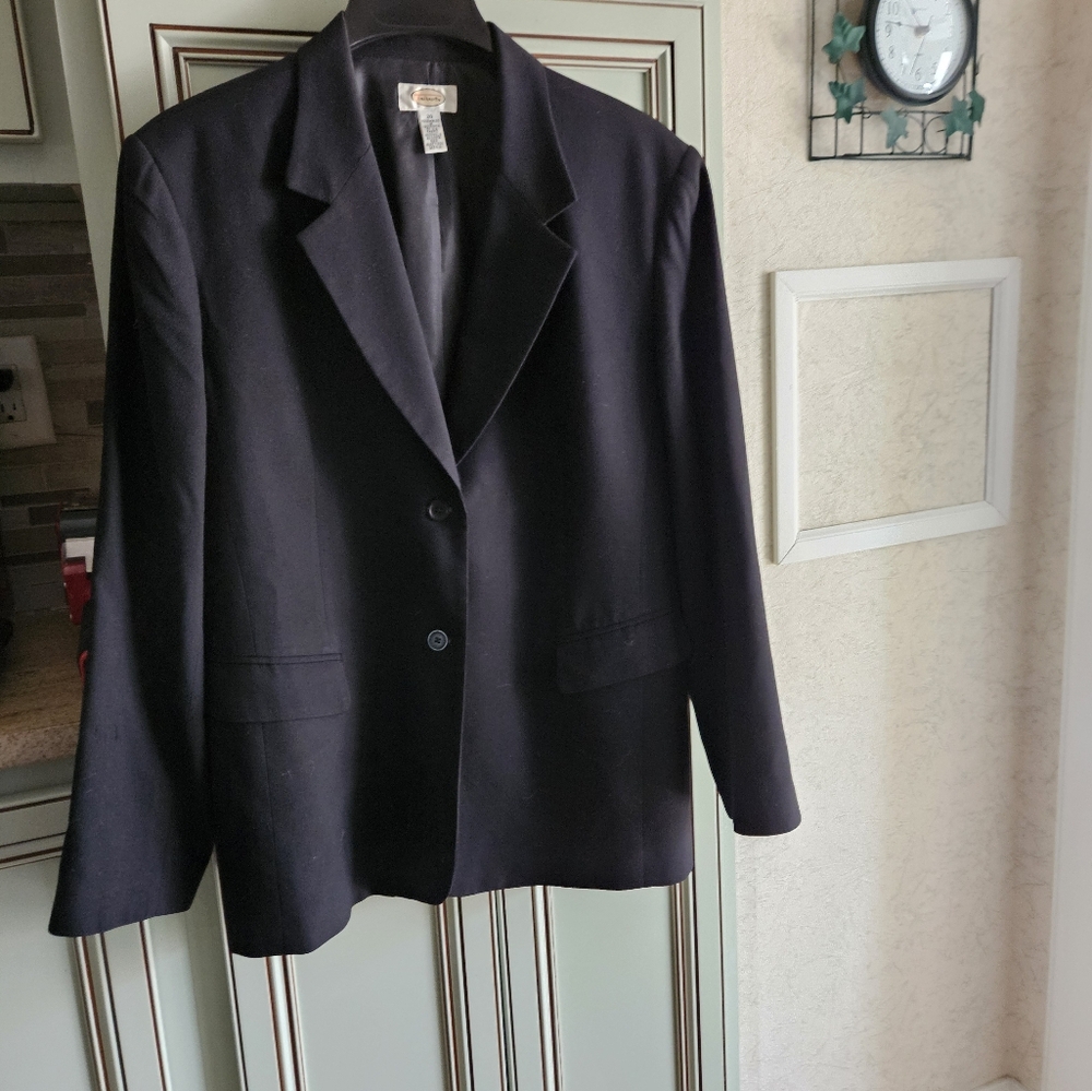 Talbots women’s black single breasted career wear blazer. size 20